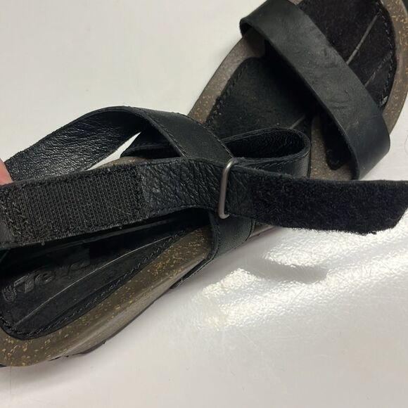 Teva Black Criss Cross Cork Strappy Sandals with Hoop and Loop Closure- Size 9.5 - Picture 3 of 12
